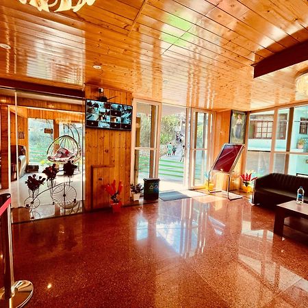 Vista Resort, Manali - ! Near Mall Road !! Hot & Cold Ac Rooms !! Best Selling !! Big Parking !! Luxury Collection !! Open Terrace !! Lift !! Playing Zone !! Property Of The Year ! Bagian luar foto