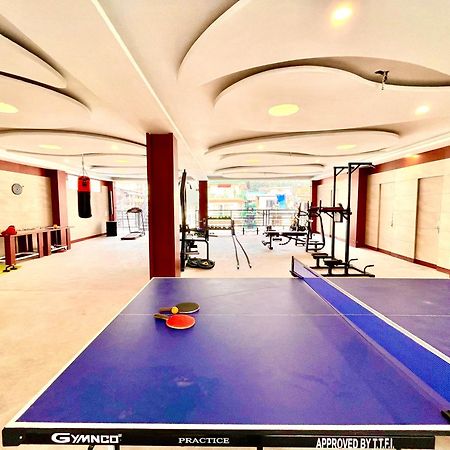 Vista Resort, Manali - ! Near Mall Road !! Hot & Cold Ac Rooms !! Best Selling !! Big Parking !! Luxury Collection !! Open Terrace !! Lift !! Playing Zone !! Property Of The Year ! Bagian luar foto