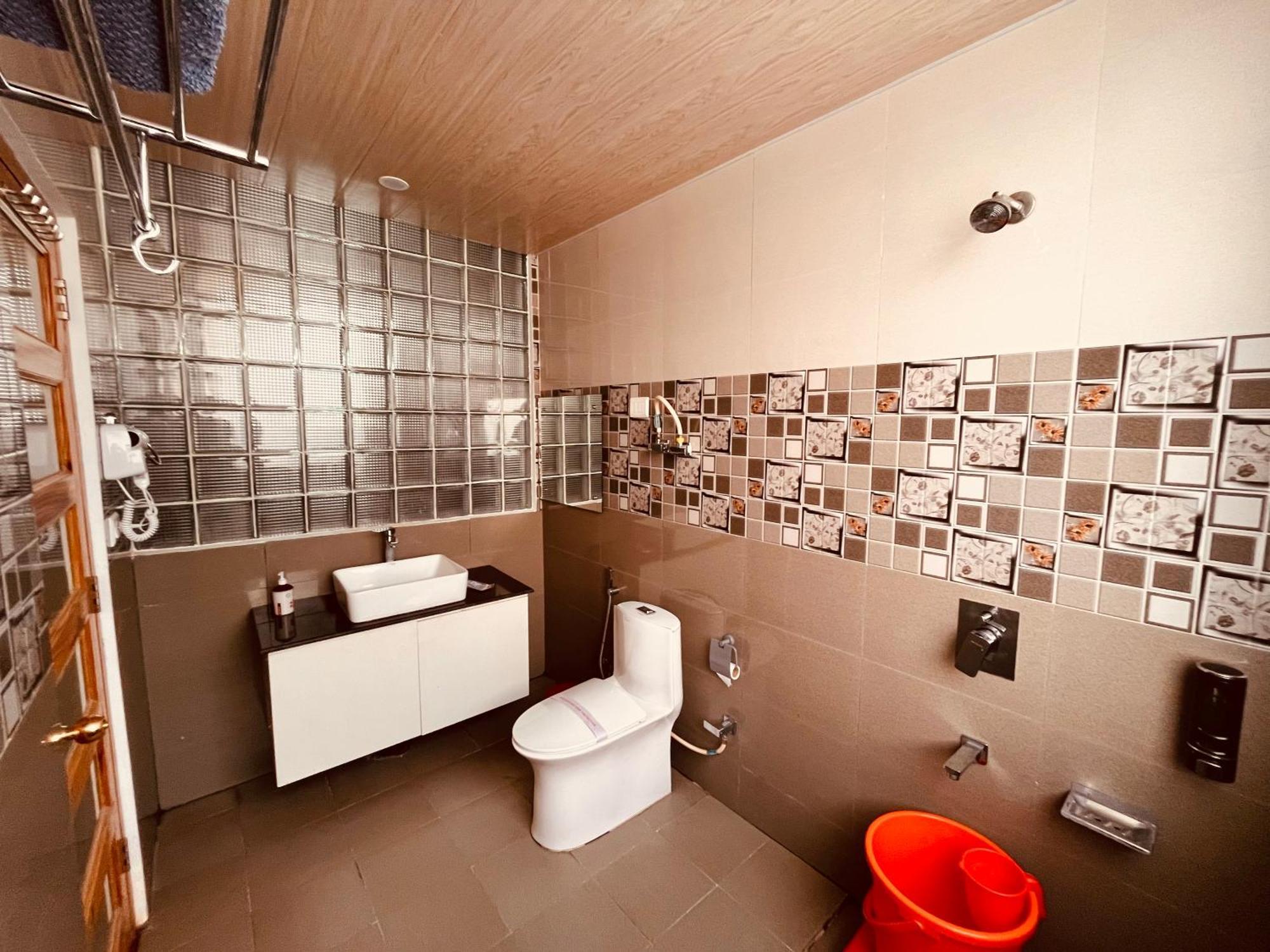 Vista Resort, Manali - ! Near Mall Road !! Hot & Cold Ac Rooms !! Best Selling !! Big Parking !! Luxury Collection !! Open Terrace !! Lift !! Playing Zone !! Property Of The Year ! Bagian luar foto