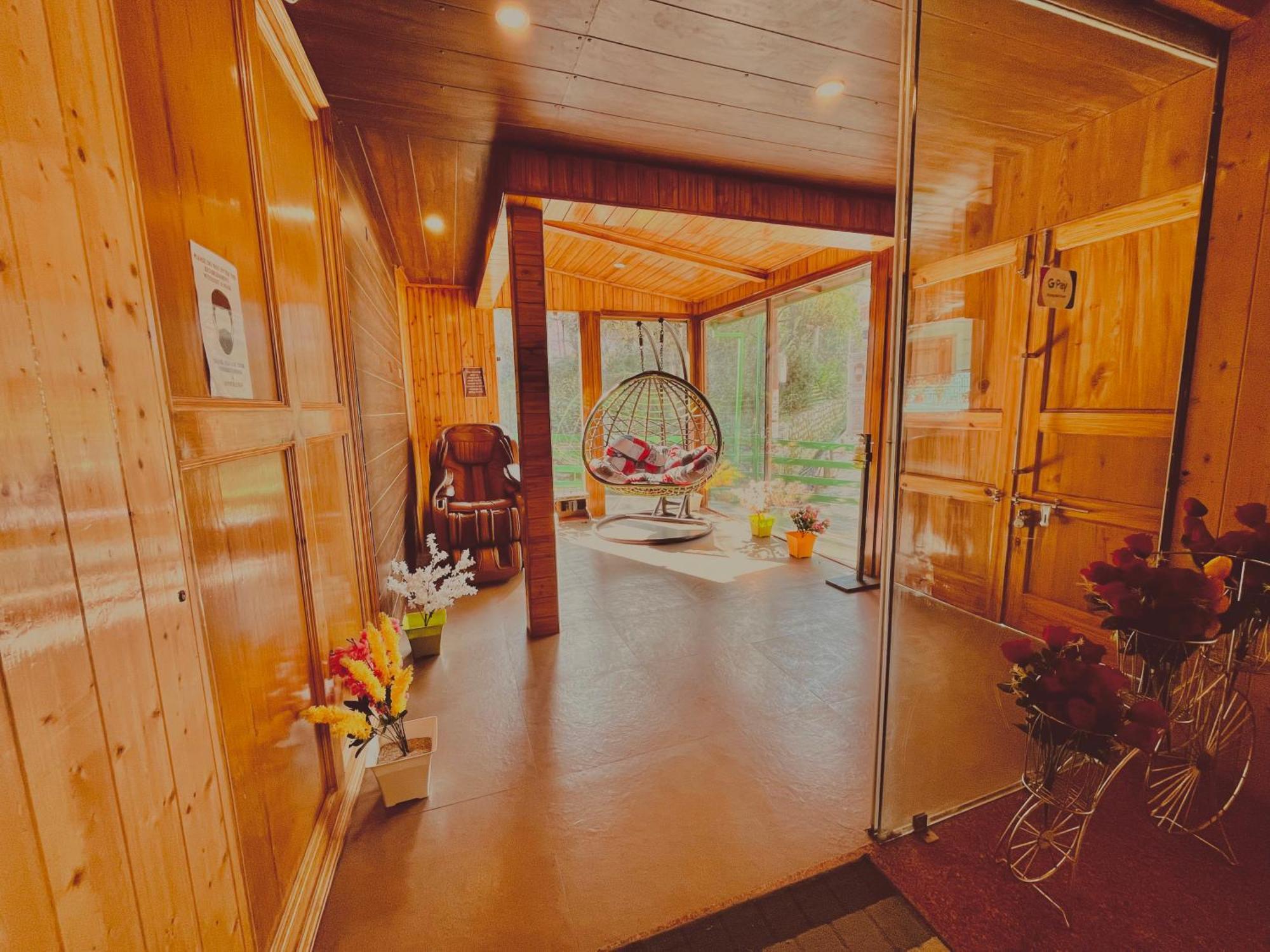 Vista Resort, Manali - ! Near Mall Road !! Hot & Cold Ac Rooms !! Best Selling !! Big Parking !! Luxury Collection !! Open Terrace !! Lift !! Playing Zone !! Property Of The Year ! Bagian luar foto