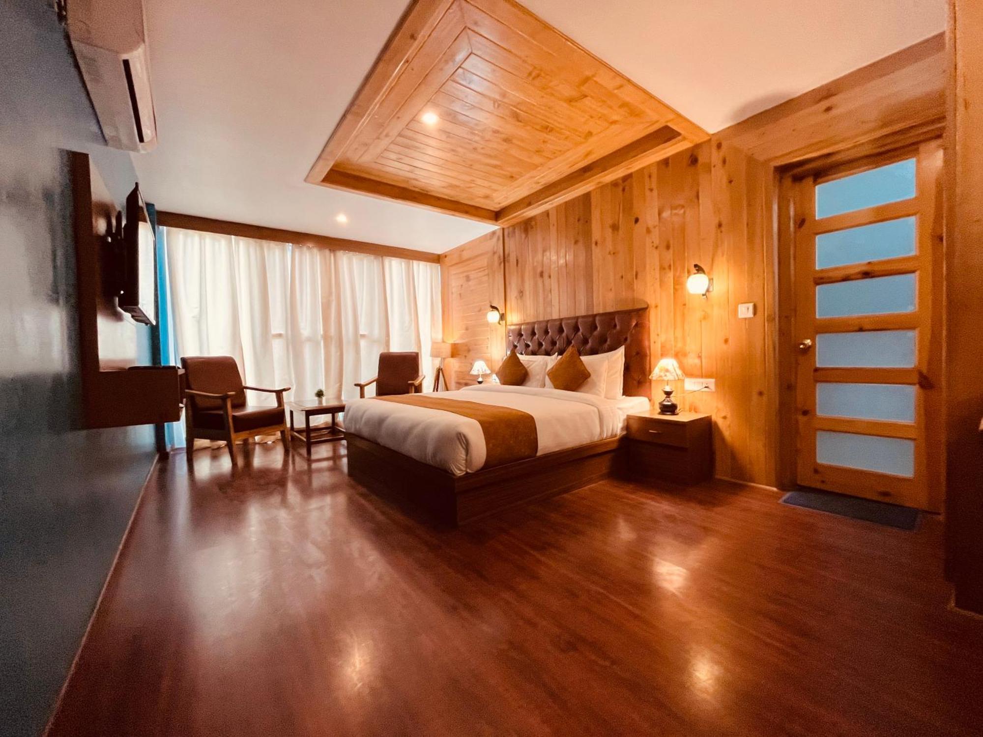 Vista Resort, Manali - ! Near Mall Road !! Hot & Cold Ac Rooms !! Best Selling !! Big Parking !! Luxury Collection !! Open Terrace !! Lift !! Playing Zone !! Property Of The Year ! Bagian luar foto