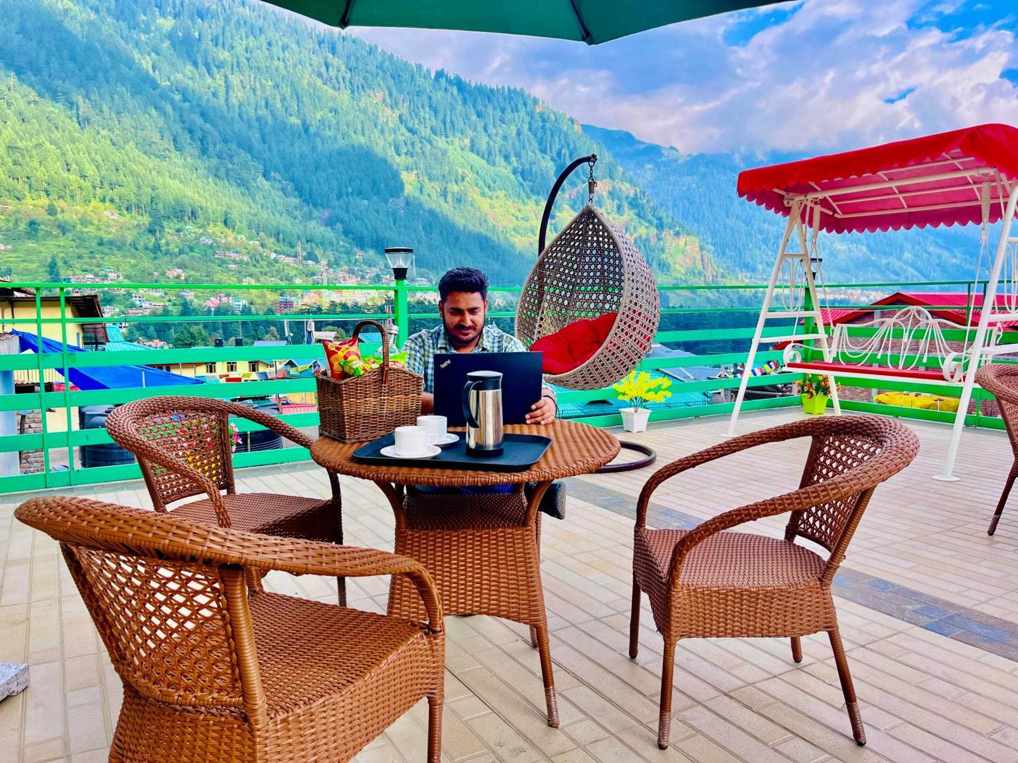 Vista Resort, Manali - ! Near Mall Road !! Hot & Cold Ac Rooms !! Best Selling !! Big Parking !! Luxury Collection !! Open Terrace !! Lift !! Playing Zone !! Property Of The Year ! Bagian luar foto