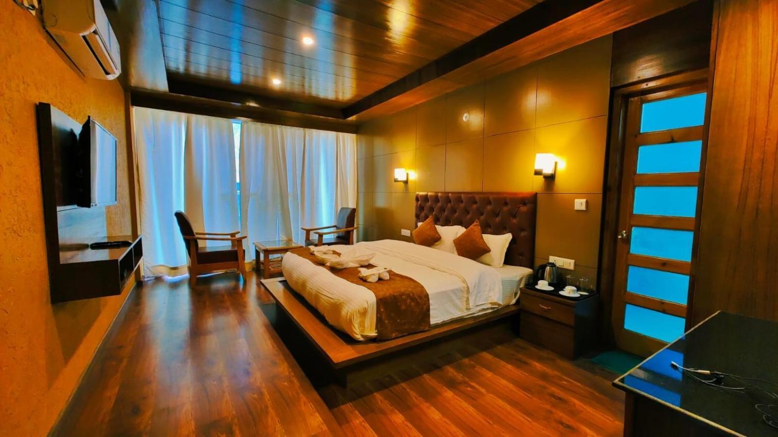 Vista Resort, Manali - ! Near Mall Road !! Hot & Cold Ac Rooms !! Best Selling !! Big Parking !! Luxury Collection !! Open Terrace !! Lift !! Playing Zone !! Property Of The Year ! Bagian luar foto