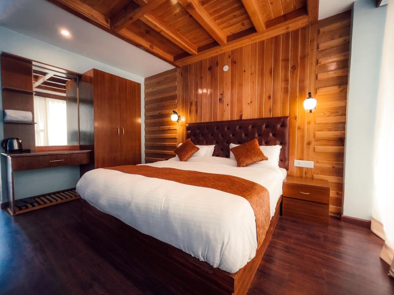 Vista Resort, Manali - ! Near Mall Road !! Hot & Cold Ac Rooms !! Best Selling !! Big Parking !! Luxury Collection !! Open Terrace !! Lift !! Playing Zone !! Property Of The Year ! Bagian luar foto