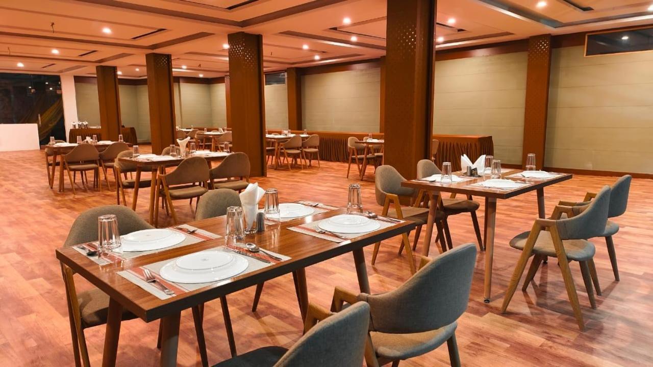 Vista Resort, Manali - ! Near Mall Road !! Hot & Cold Ac Rooms !! Best Selling !! Big Parking !! Luxury Collection !! Open Terrace !! Lift !! Playing Zone !! Property Of The Year ! Bagian luar foto
