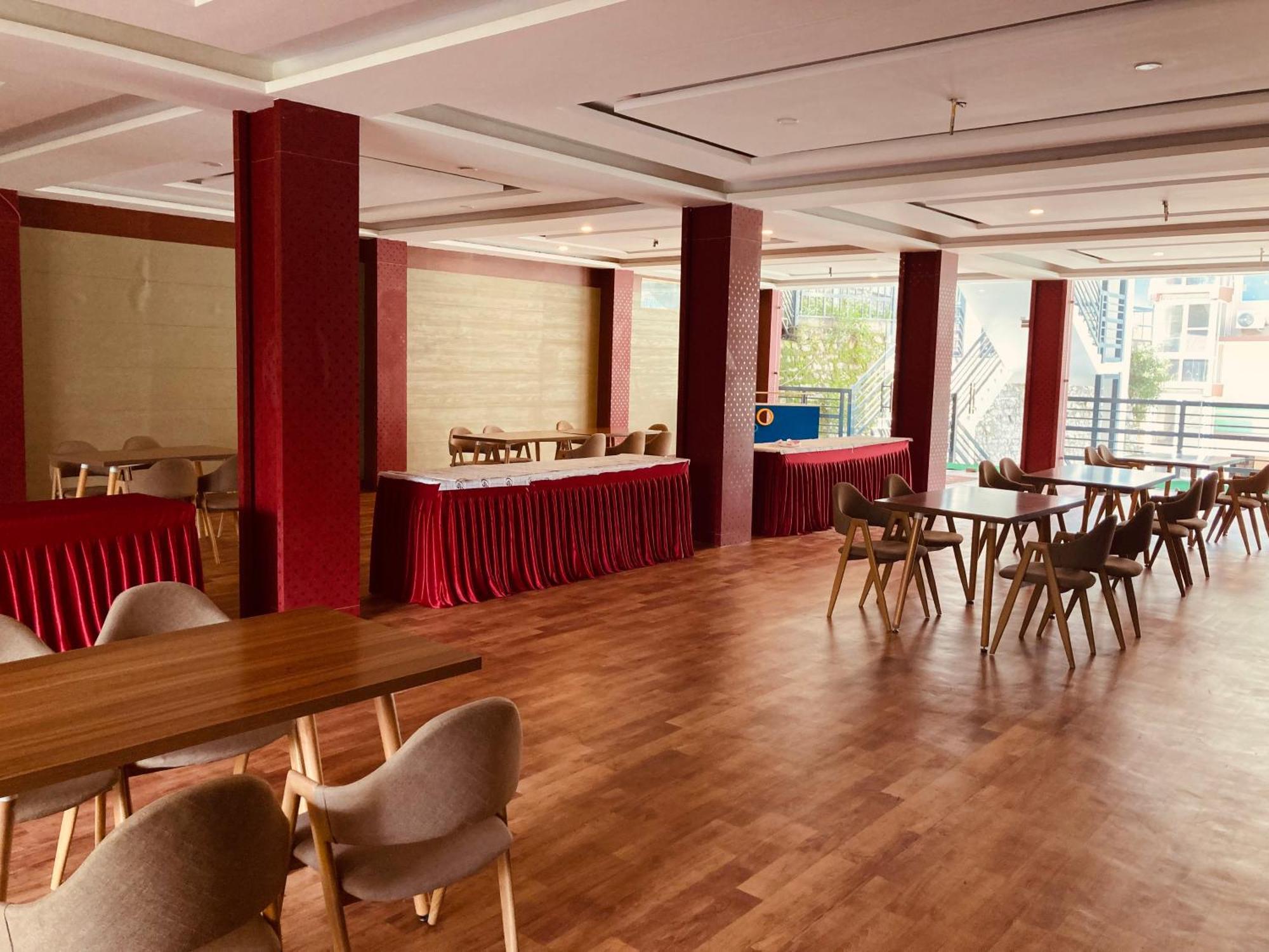 Vista Resort, Manali - ! Near Mall Road !! Hot & Cold Ac Rooms !! Best Selling !! Big Parking !! Luxury Collection !! Open Terrace !! Lift !! Playing Zone !! Property Of The Year ! Bagian luar foto