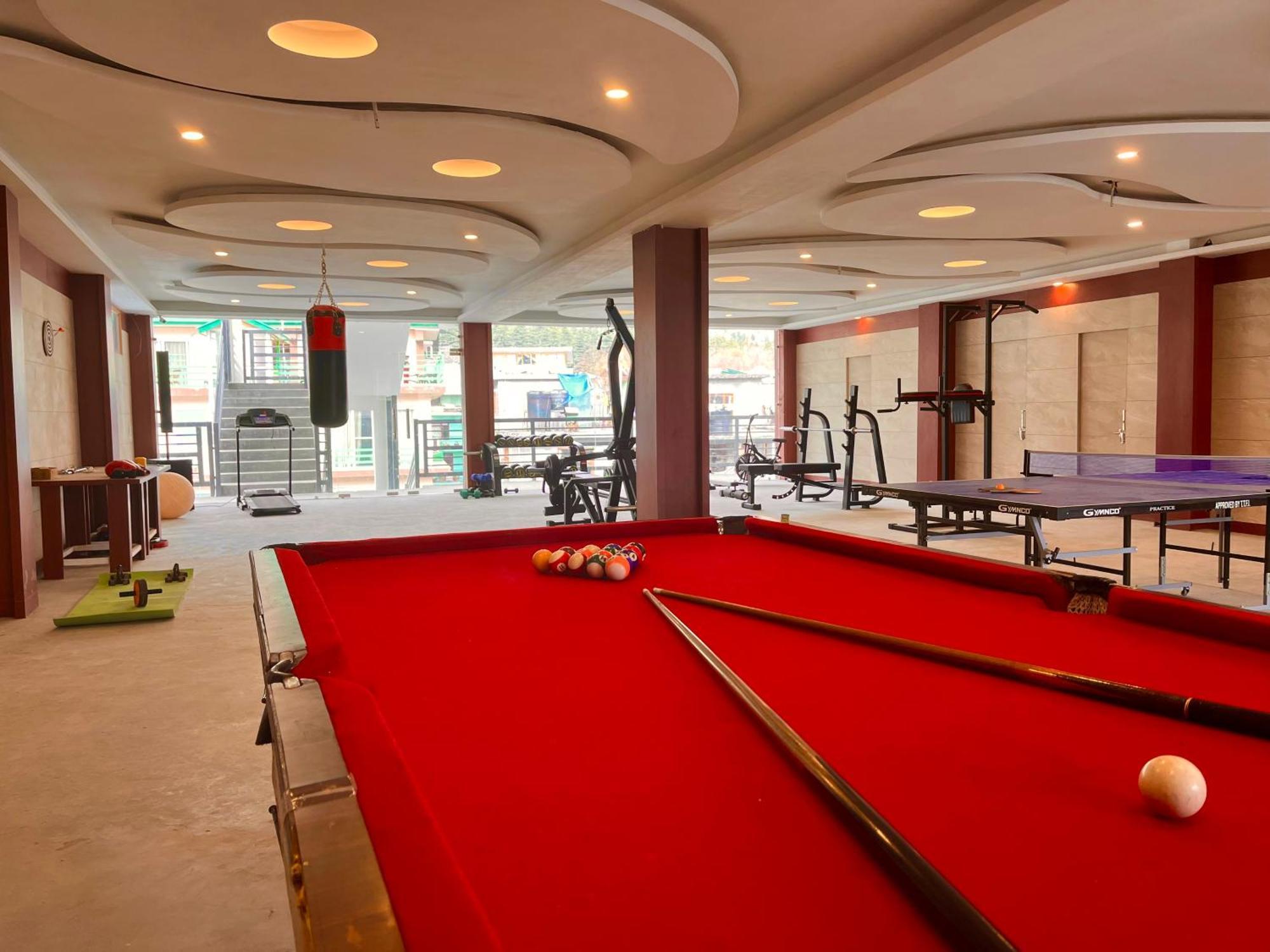 Vista Resort, Manali - ! Near Mall Road !! Hot & Cold Ac Rooms !! Best Selling !! Big Parking !! Luxury Collection !! Open Terrace !! Lift !! Playing Zone !! Property Of The Year ! Bagian luar foto