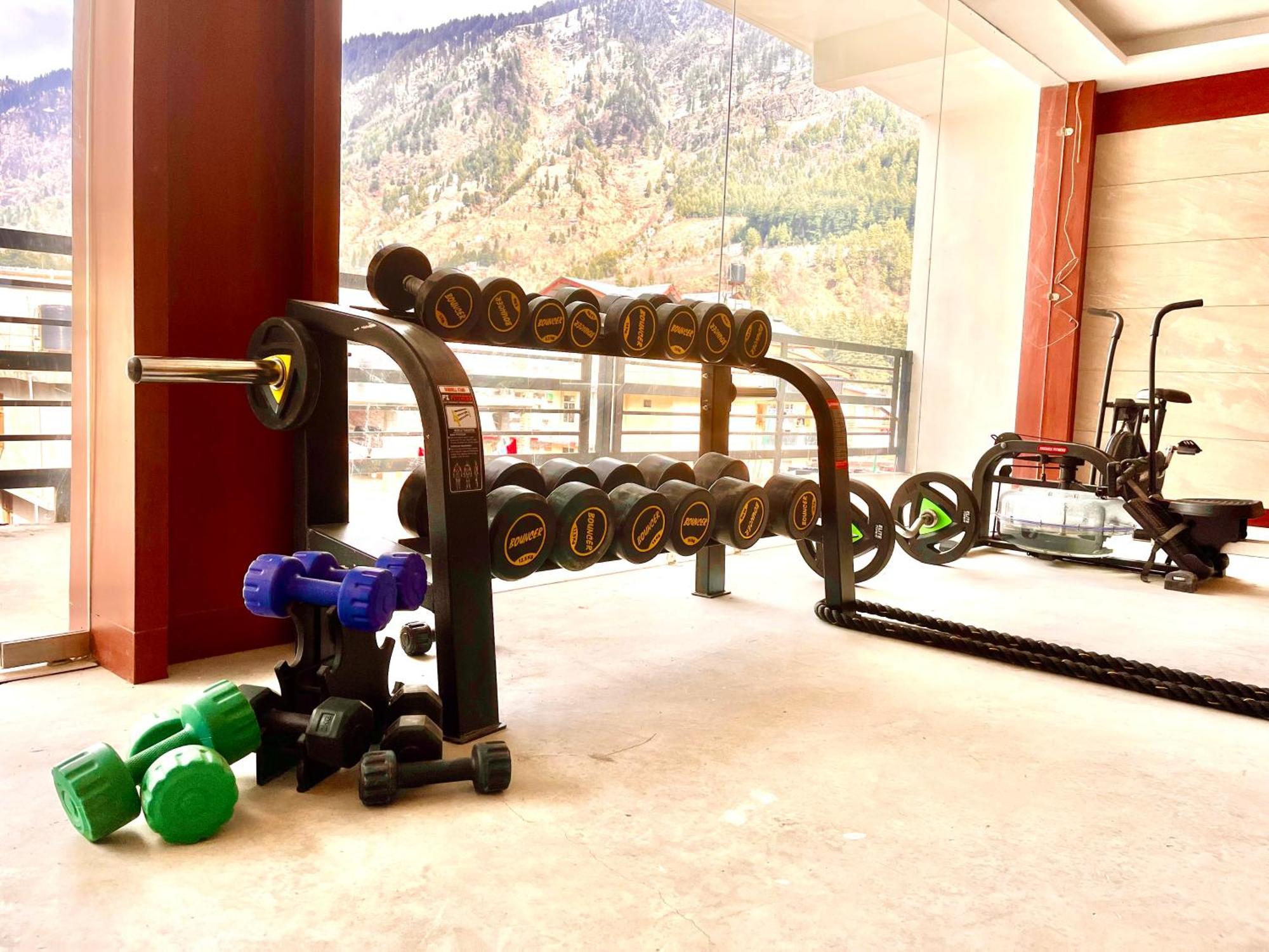 Vista Resort, Manali - ! Near Mall Road !! Hot & Cold Ac Rooms !! Best Selling !! Big Parking !! Luxury Collection !! Open Terrace !! Lift !! Playing Zone !! Property Of The Year ! Bagian luar foto