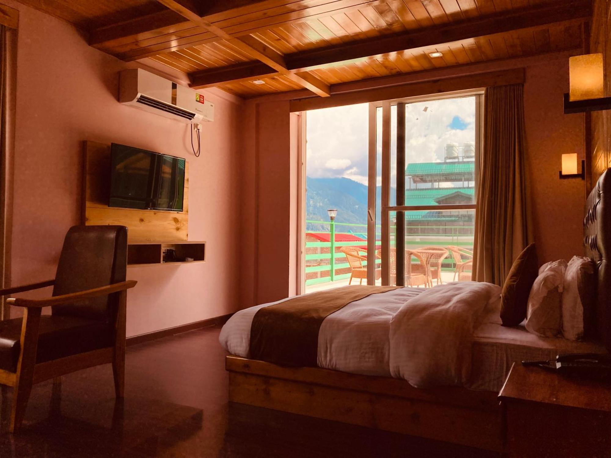 Vista Resort, Manali - ! Near Mall Road !! Hot & Cold Ac Rooms !! Best Selling !! Big Parking !! Luxury Collection !! Open Terrace !! Lift !! Playing Zone !! Property Of The Year ! Bagian luar foto